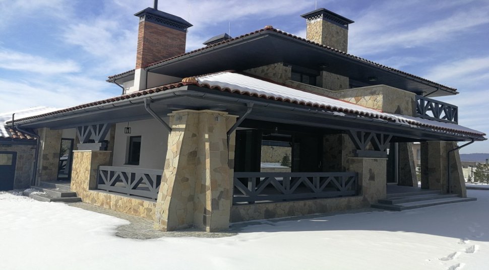 Приватний будинок поблизу Львова