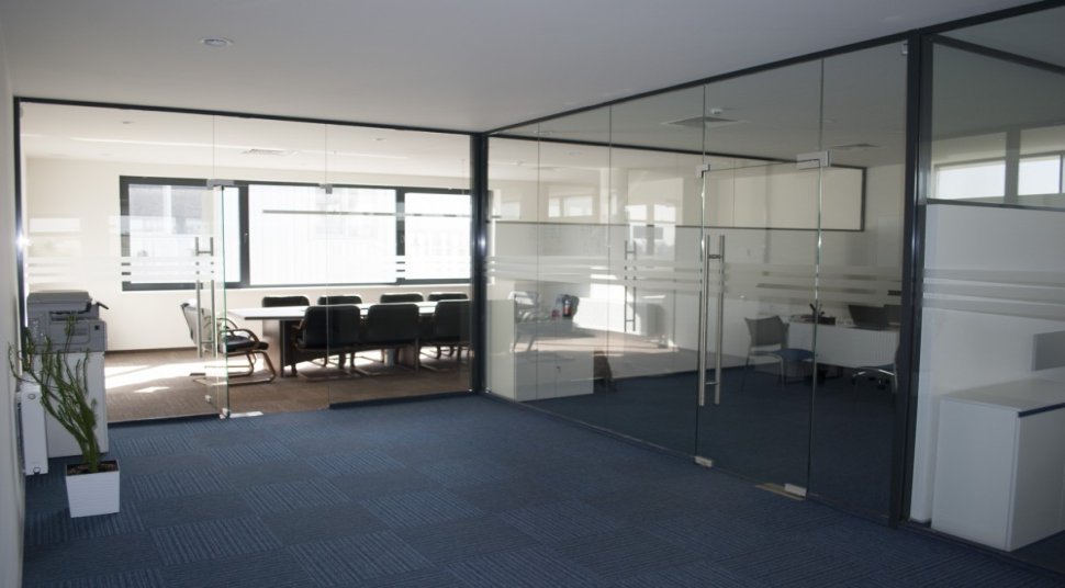 Офісні перегородки автосалону «Арія Моторс»