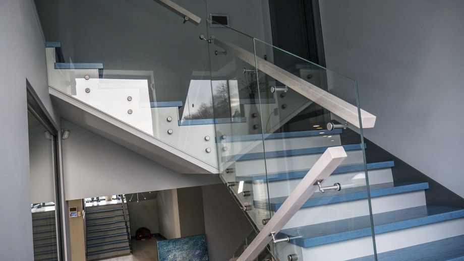 Скляні перила