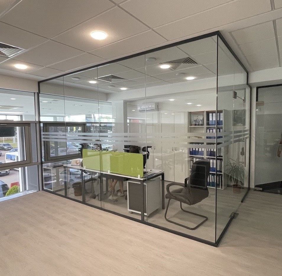 Glass partitions for a business center